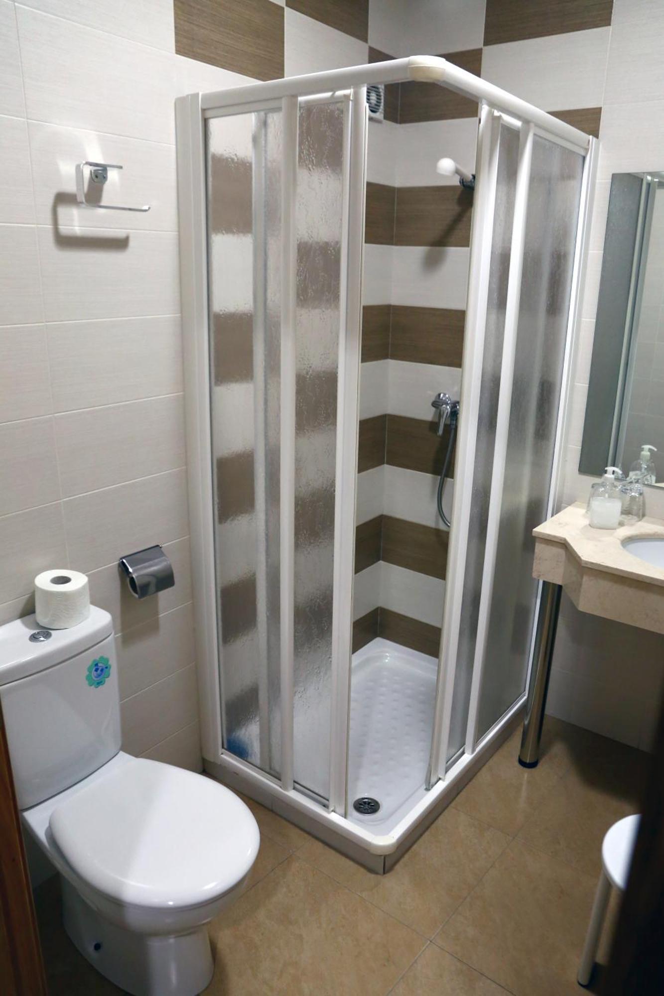 Hostal Muralla Пласенсия Екстериор снимка