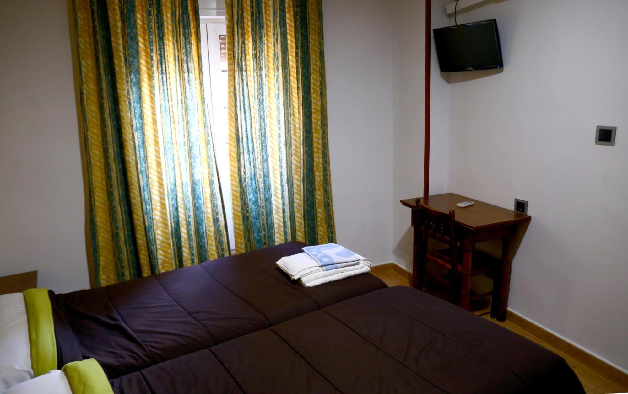 Hostal Muralla Пласенсия Екстериор снимка