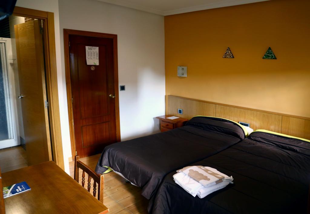 Hostal Muralla Пласенсия Екстериор снимка