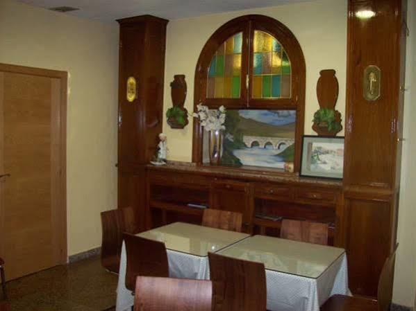 Hostal Muralla Пласенсия Екстериор снимка
