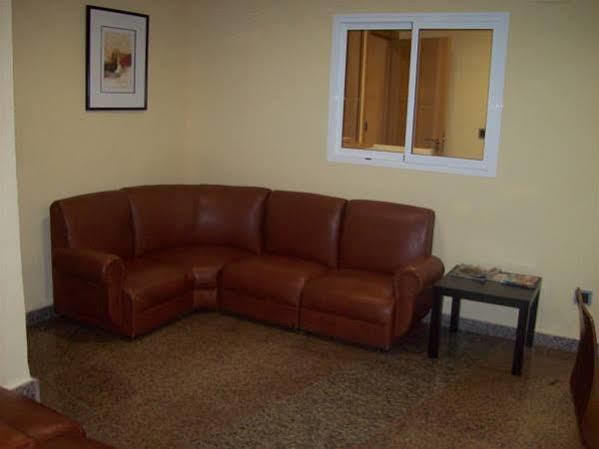 Hostal Muralla Пласенсия Екстериор снимка