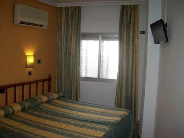 Hostal Muralla Пласенсия Екстериор снимка