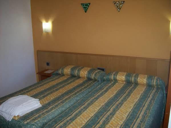 Hostal Muralla Пласенсия Екстериор снимка